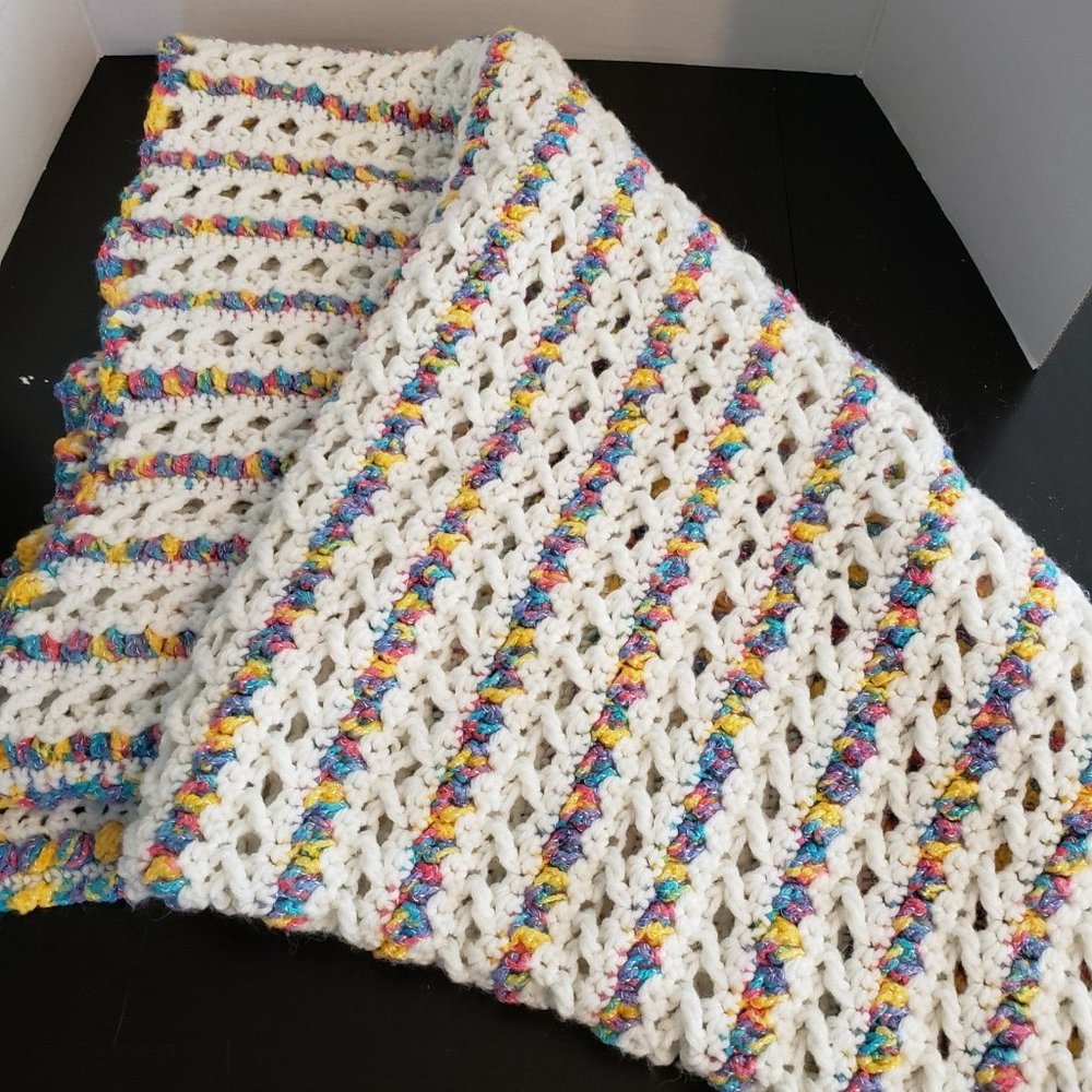 Crocheted blanket - Picture 1 of 6